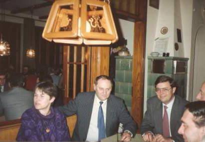 1989.február az első hivatalos budaörsi delegáció vacsorája 3